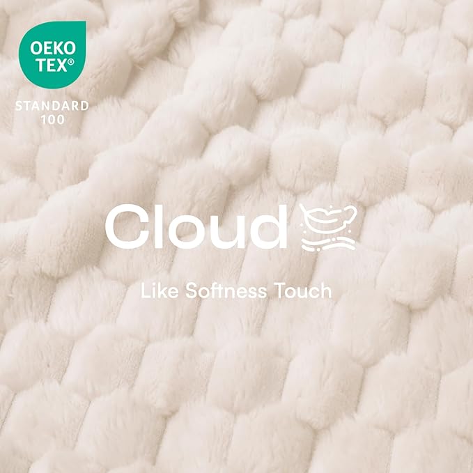 Luciphia Soft 300GSM Fleece Pet Blanket for Small Medium Large Dogs Washable 3D Textured Flannel Cat Puppy Decorative Furniture Protector Throw Durable White, L(41''x31'')