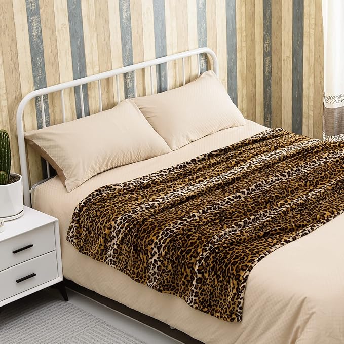 Bnuitland Leopard Print Fleece Flannel Throw Blanket, 300 GSM Double Sided Fuzzy Fluffy Throw for Bed Sofa Couch Travel, Super Soft Lightweight Cheetah Print Blanket for Kids/Baby/Pets, 50×40 inch