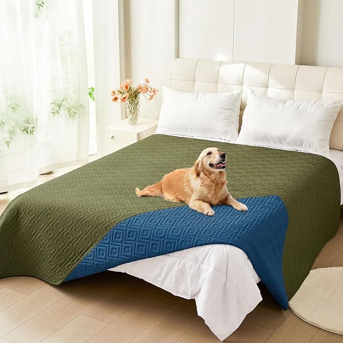hyha Waterproof Dog Blanket, Soft Pet Bed Blankets, Waterproof Sofa Couch Cover for Dogs Washable, Reversible Pet Couch Covers for Sofa Furniture (68x82 Inch, Green/Navy Blue)